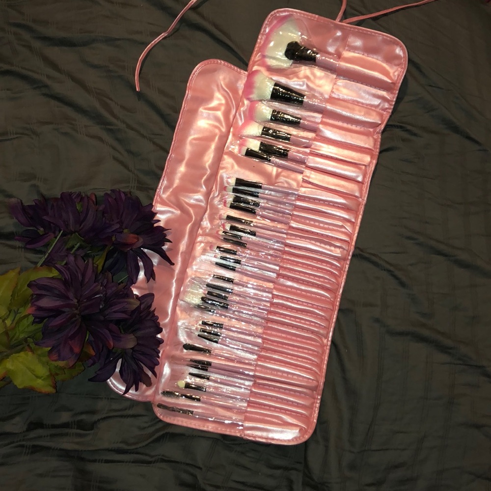 32 Piece Make-up brush kit brand new - Picture 2 of 7